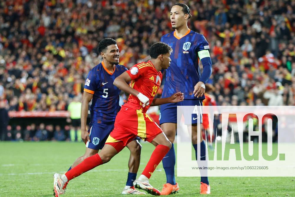 , Mestalla Stadium, UEFA Quarter Final Nations League game between Spain and The Netherlands. Spain player Lamine Yamal celebrating the 3-2, Netherlands player Ian Maatsen and Netherlands player Virgil van Dijk disappointed Spain - Netherlands x28453848x