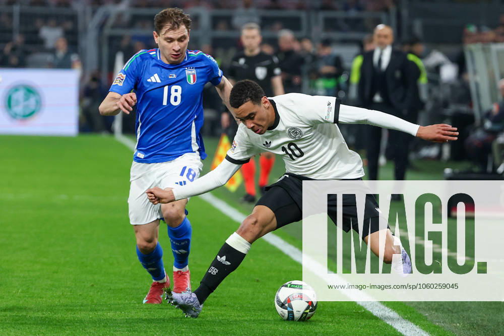 UEFA Nations League - 24 25 - Deutschland - Italien am 23.03.2025 im Signal Iduna Park in Dortmund Jamal Musiala (Deutschland 10) gegen Nicolo Barella (Italien 18)