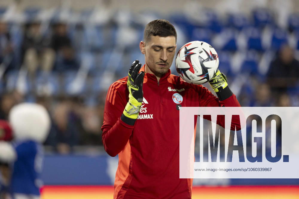 FOOTBALL : Racing Strasbourg vs Olympique de Lyon. - Ligue 1 Stade de la Meinau 28 03 2025 Echauffement des joueurs de Racing de Strasbourg