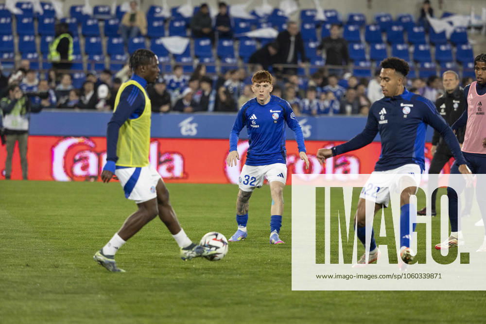 FOOTBALL : Racing Strasbourg vs Olympique de Lyon. - Ligue 1 Stade de la Meinau 28 03 2025 Echauffement des joueurs de Racing de Strasbourg