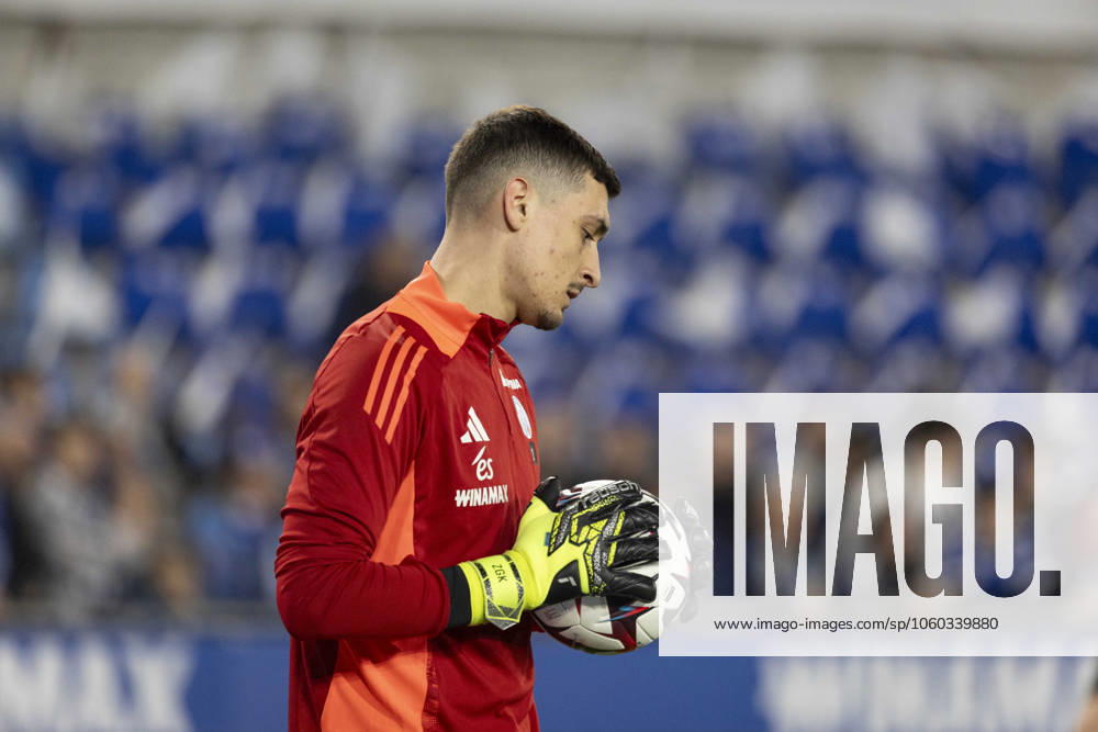 FOOTBALL : Racing Strasbourg vs Olympique de Lyon. - Ligue 1 Stade de la Meinau 28 03 2025 Echauffement des joueurs de Racing de Strasbourg