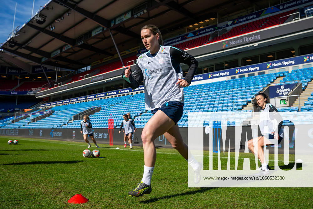 Elisabeth Terland of the Norwegian women s national football team during a training session on April 2, 2025 in Oslo. Photo: Vegard Grott BILDBYRAN kod VG VG0738 bbeng fotboll football soccer fotball norge norway women dam nations league träning practice training trening