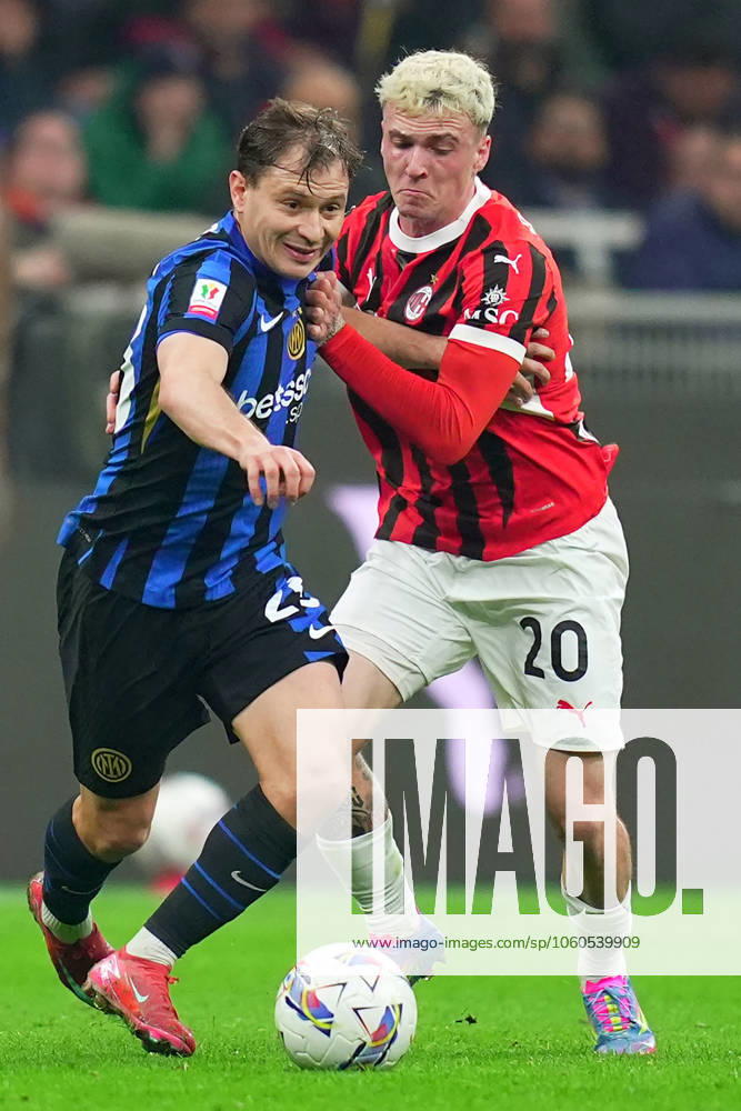 Inter MilanÕs Nicolo Barella fights for the ball withAC Milan s Alex Jimenez during the Italy Cup Frecciarossa soccer match between Milan and Inter at San Siro Stadium in Milan , North Italy - Wednesday April 02 , 2025 . - Soccer .