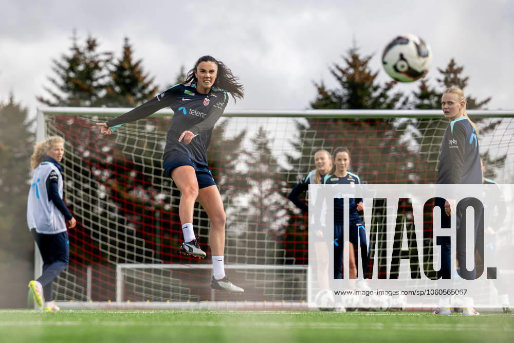 Ingrid Syrstad Engen of the Norwegian women s national football team during a training session on April 3, 2025 in Reykjavik. Photo: Vegard Grott BILDBYRAN kod VG VG0740 bbeng fotboll football soccer fotball norge norway women dam nations league träning practice training trening