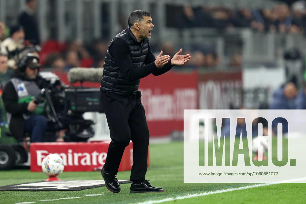 Ac Milan - Fc Internazionale Sergio Conceicao, head coach of Ac Milan yells during the Coppa Italia semi-final first leg match beetween Ac Milan and Fc Internazionale at Stadio Giuseppe Meazza on April 2, 2025 in Milano, Italy . Milano Stadio Giuseppe Meazza Italy