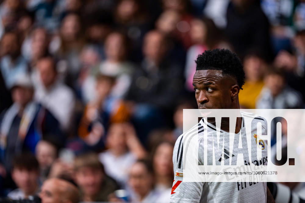 Real Madrid CF and Valencia CF - La Liga EA Sports 2024 25 Vinicius Junior of Real Madrid CF is seen during the La Liga EA Sports 2024 25 football match between Real Madrid CF and Valencia CF at Estadio Santiago Bernabeu on April 05, 2025 in Madrid, Spain. Madrid Estadio Santiago Bernabeu Madrid Spain