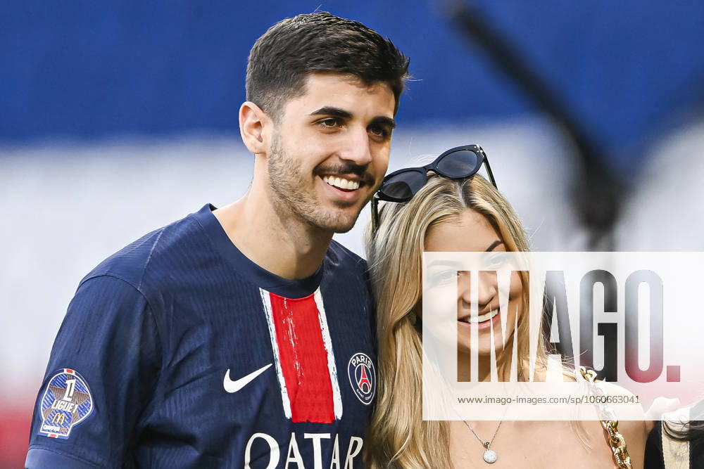 Ligue 1 McDonalds - Paris Saint-Germain v Angers SCO Lucas Beraldo and his girlfriend Rafaela Albino during the Ligue 1 football match Paris Saint-Germain PSG VS Angers SCO on April 5, 2025 at Parc des Princes stadium in Paris, France. Photo by Victor Joly ABACAPRESS.COM Paris France