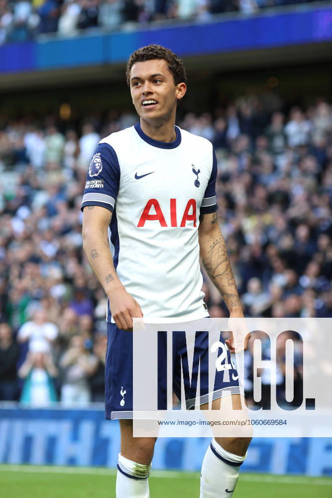 Spurs v Southampton 6 April 2025, London - Premier League Football - Tottenham Hotspur v Southampton - Brennan Johnson of Tottenham Hotspur celebrates scoring the opening goal - Photo: Charlotte Wilson Offside. London UK