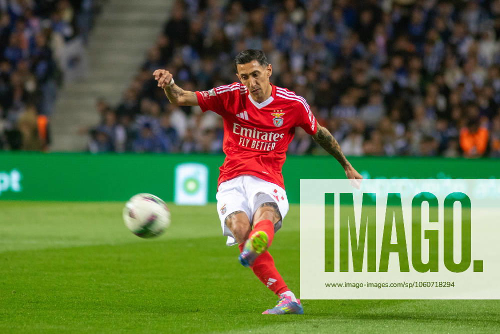 FC Porto v Lisboa e Benfica - Liga Portugal Betclic Di Maria participates in the match of the 28th round of the 2024 25 Liga Portugal between FC Porto and SL Benfica at Estadio do Dragao in Porto, Portugal, on April 6, 2025. Porto Portugal