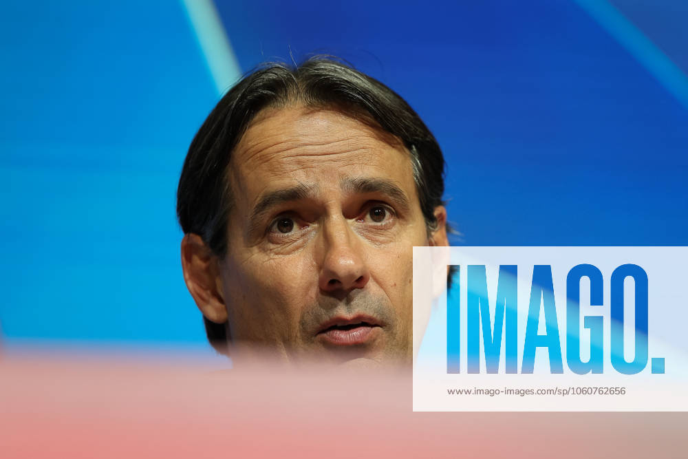 Simone Inzaghi (Inter Mailand, Chef-Trainer) bei der Pressekonferenz nach dem Spiel, GER, FC Bayern Muenchen vs. Inter Mailand, Fussball, UEFA Champions League, Viertelfinale Hinspiel, Spielzeit 2024 2025, 08.04.2025, GER, FC Bayern Muenchen vs. Inter Mailand, Fussball, UEFA Champions League, Viertelfinale Hinspiel, Spielzeit 2024 2025, 08.04.2025 Muenchen