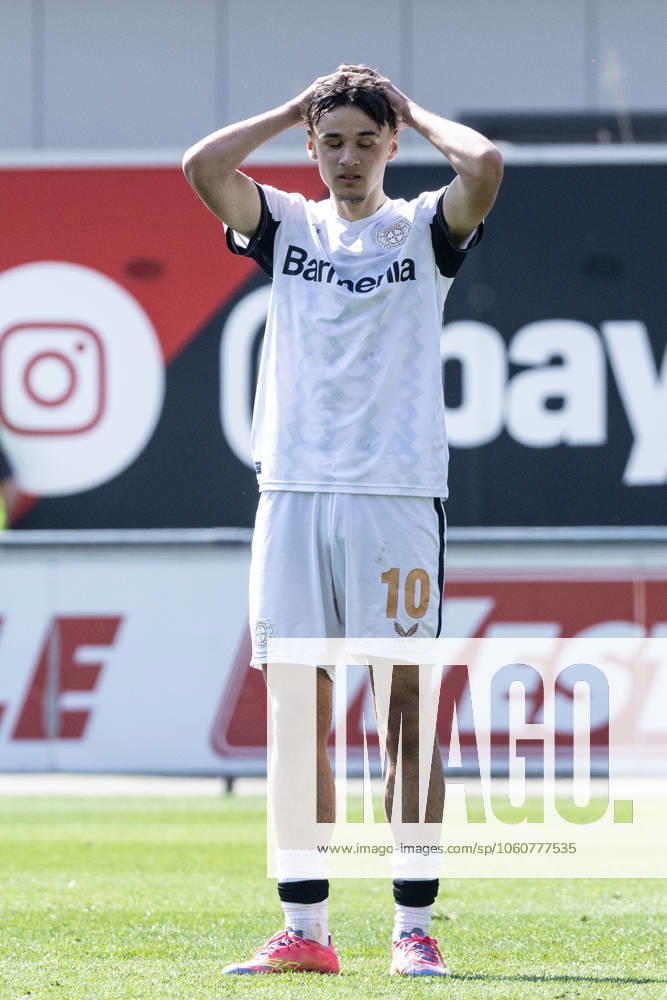 A-Junioren Bundesliga U19: Bayer 04 Leverkusen U19 - Eintracht Frankfurt U19; Ulrich-Haberland-Stadion, Leverkusen; 09.04.2025 Kerim Alajbegovic (Bayer 04 Leverkusen U19, 10) A-Junioren Bundesliga U19 DFB-Nachwuchsliga - Hauptrunde Liga A Gruppe C 2024 25: Bayer 04 Leverkusen U19 - Eintracht Frankfurt U19; Ulrich-Haberland-Stadion, Leverkusen; 09.04.2025 DFB regulations prohibit any use of photographs as image sequences and or quasi video.