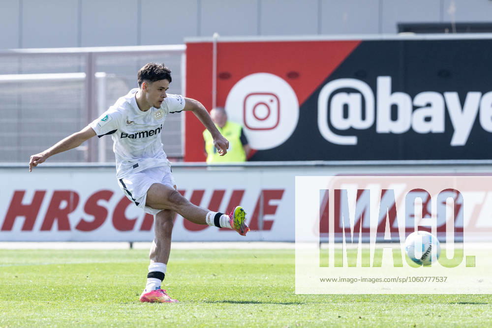 A-Junioren Bundesliga U19: Bayer 04 Leverkusen U19 - Eintracht Frankfurt U19; Ulrich-Haberland-Stadion, Leverkusen; 09.04.2025 Kerim Alajbegovic (Bayer 04 Leverkusen U19, 10) A-Junioren Bundesliga U19 DFB-Nachwuchsliga - Hauptrunde Liga A Gruppe C 2024 25: Bayer 04 Leverkusen U19 - Eintracht Frankfurt U19; Ulrich-Haberland-Stadion, Leverkusen; 09.04.2025 DFB regulations prohibit any use of photographs as image sequences and or quasi video.