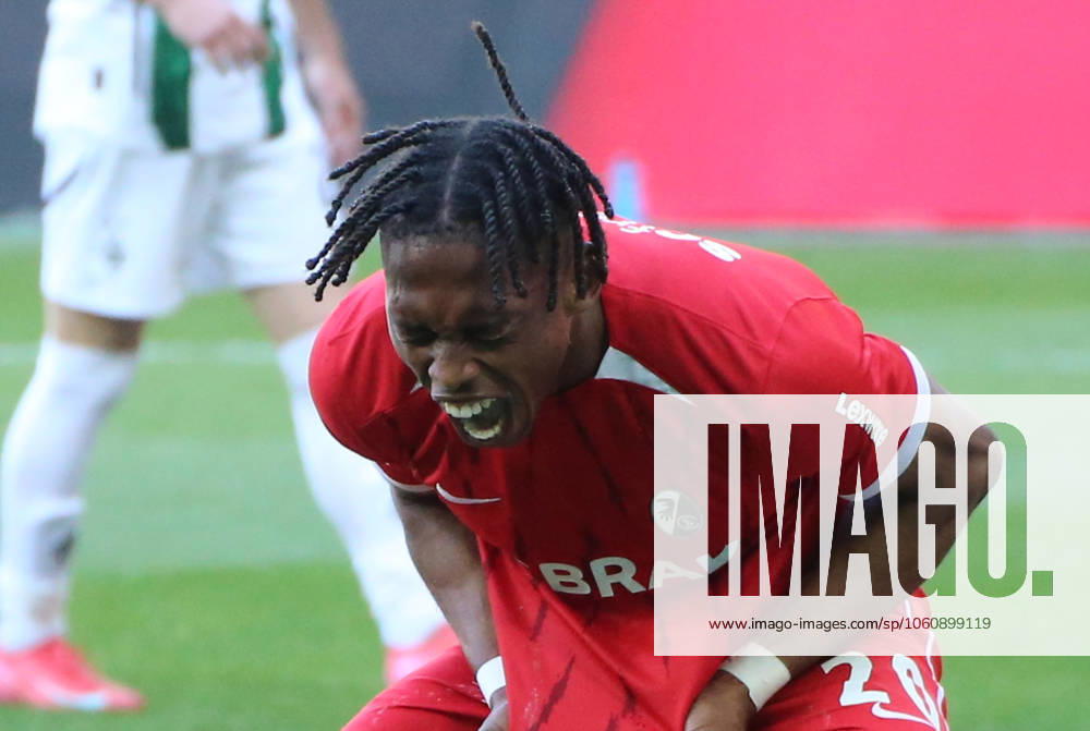Fussball 1.Bundesliga, Borussia Moenchengladbach - SC Freiburg v.l. Chukwubuike Adamu (SC Freiburg) Moenchengladbach