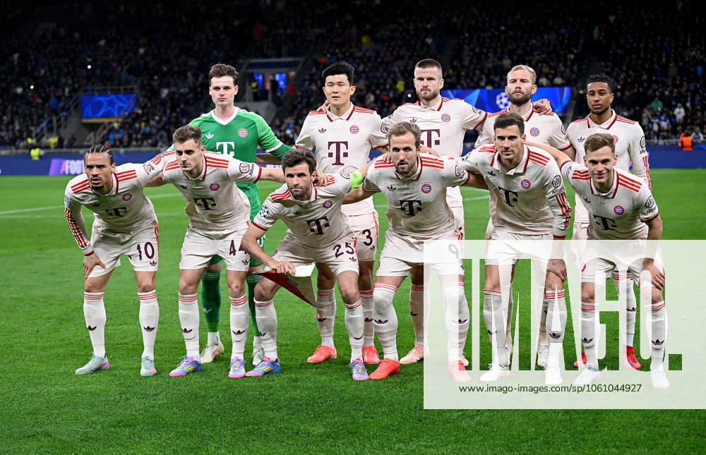 FUSSBALL CHAMPIONS LEAGUE SAISON 2024 2025 Viertelfinal Rueckspiel Inter Mailand - FC Bayern Muenchen 16.04.2025 Teamfoto FC Bayern Muenchen, v. li. oben, Torwart Jonas Urbig, Min-Jae Kim, Eric Dier, Konrad Laimer, Michael Olise v. li., unten, Leroy Sane , Josip Stanisic, Thomas Mueller , Harry Kane, Leon Goretzka, Joshua Kimmich