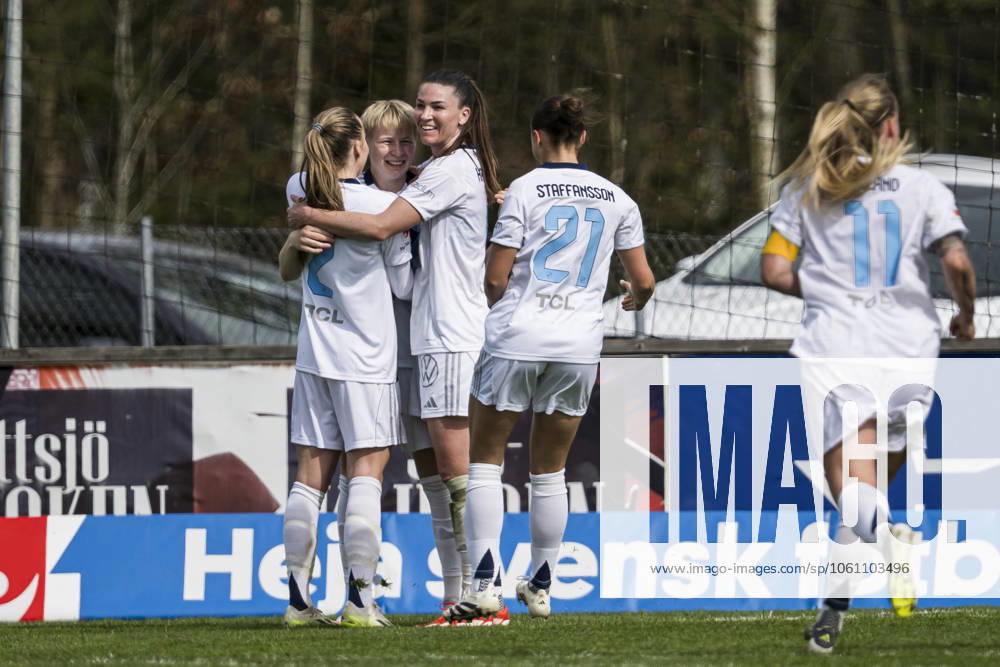 Djurgardens Olivia Ulenius jublar efter 1-2 under fotbollsmatchen i Damallsvenskan mellan Vittsjö och Djurgarden den 18 april 2025 i Vittsjö.