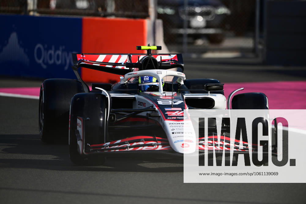 F1 Grand Prix of Saudi Arabia - Practice Oliver Bearman of Haas F1 Team runs during the free practice of the Saudi Arabia GP, the 5th round of the Formula 1 World Championship, WM, Weltmeisterschaft at Jeddah Corniche Circuit in Jeddah, Saudi Arabia, on April 18, 2025. Jeddah Saudia Arabia