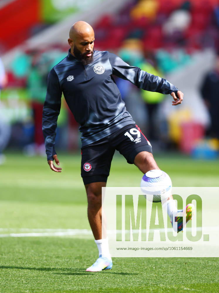 Brentford v Brighton and Hove Albionl, English Premier League, The Gtech Community Stadim, Football, London, UK - 19 Apr 2025 Bryan Mbeumo of Brentford warms up ahead of the Premier League home game against Brighton and Hove Albion London The Gtech Community Stadium London GBR, UK NEWSPAPERS OUT