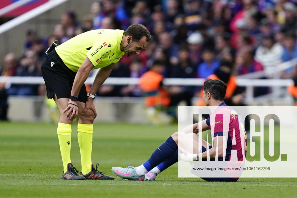 FC Barcelona, Barca - RC Celta. La Liga EA Sports match. Date 32 Robert Lewandowski of FC Barcelona injured during the La Liga EA Sports match between FC Barcelona and RC Celta played at Lluis Companys Stadium on 19 April 2025 in Barcelona, Spain. kpng