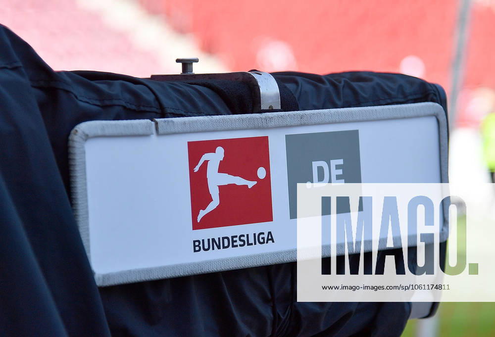 Fussball 1.Bundesliga, FSV Mainz 05 - VfL Wolfsburg v.l. TV Kamera, Bundesliga Logo, DFL Mainz