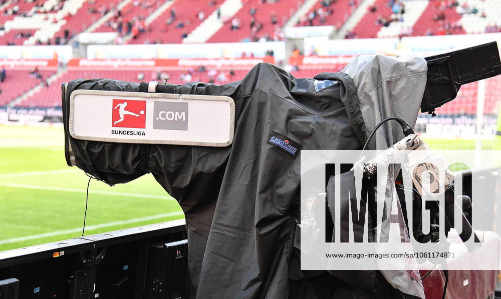 Fussball 1.Bundesliga, FSV Mainz 05 - VfL Wolfsburg v.l. TV Kamera, Bundesliga Logo, DFL, TV Übertragungsrechte Mainz