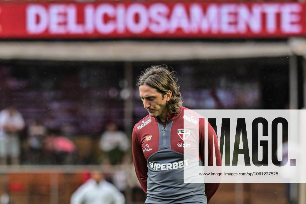 São Paulo x Santos SÃO PAULO, SP - 20.04.2025: SÃO PAULO X SANTOS - Zubeldia of São Paulo FC during the match between São Paulo FC x Santos valid for the 5th round of the 2025 Brazilian Championship held at the Morumbis Stadium in São Paulo, SP, Brazil. (Photo: Maurício Rummens Fotoarena) x2724919x MaurícioxRummens
