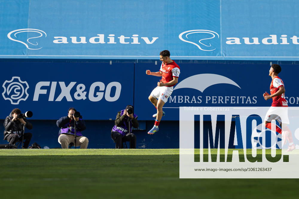 Ismael Gharbi of SC Braga celebrates a goal with his team during the Liga Portugal Betclic match between Estoril Praia SAD and SC Braga at Estadio Antonio Coimbra da Mota. Cascais Portugal - ZUMAs197 20230130_aaa_s197_094