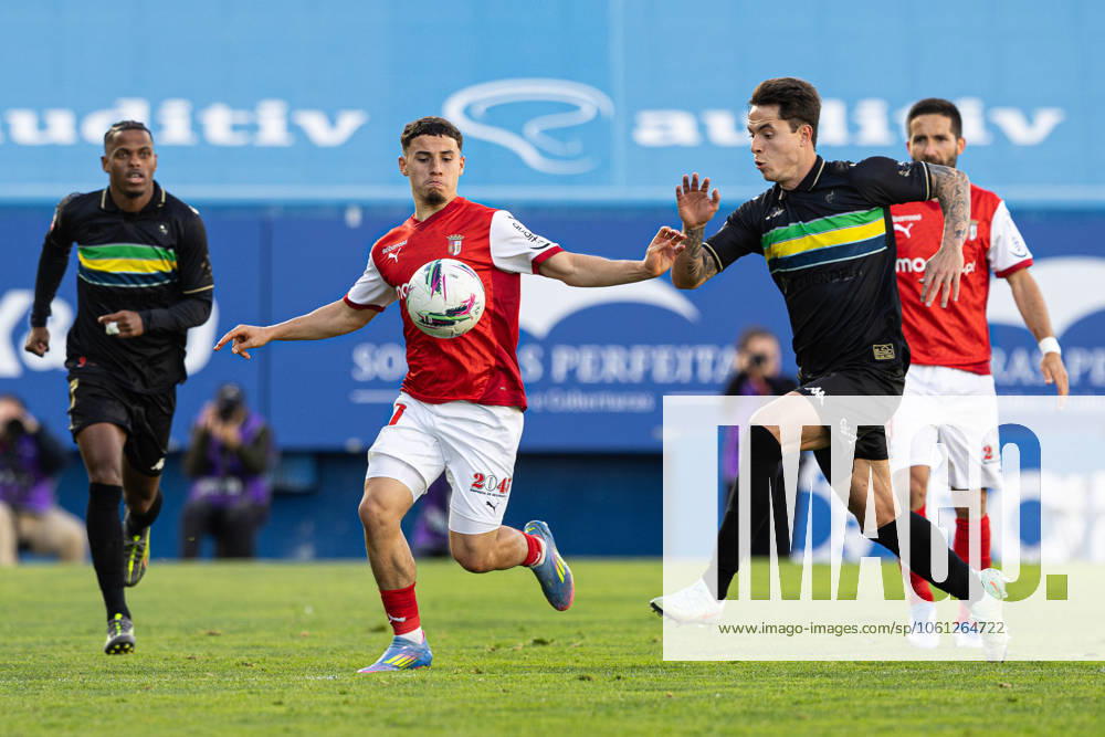 Ismael Gharbi of SC Braga and Vinicius Zanocelo of Estoril Praia SAD seen in action during the Liga Portugal Betclic match between Estoril Praia SAD and SC Braga at Estadio Antonio Coimbra da Mota. Cascais Portugal - ZUMAs197 20230130_aaa_s197_111