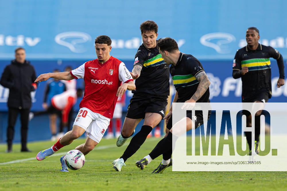 Ismael Gharbi of SC Braga and Vinicius Zanocelo of Estoril Praia SAD seen in action during the Liga Portugal Betclic match between Estoril Praia SAD and SC Braga at Estadio Antonio Coimbra da Mota. Cascais Portugal - ZUMAs197 20230130_aaa_s197_138