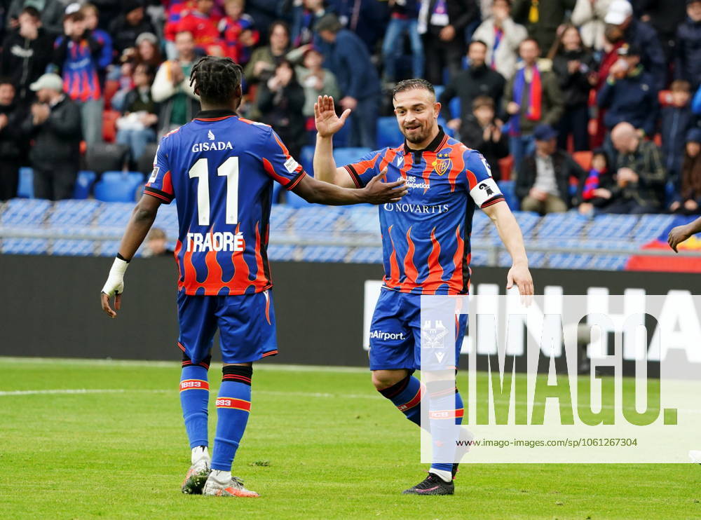 St.Jakob-Park Basel. Fussball Herren Superleague Saison 2024 2025 FC Basel - Yverdon FC 5:0 . Bild : Benie Traore Xheedas Shaqiri (FC Basel) (r.)Aktion