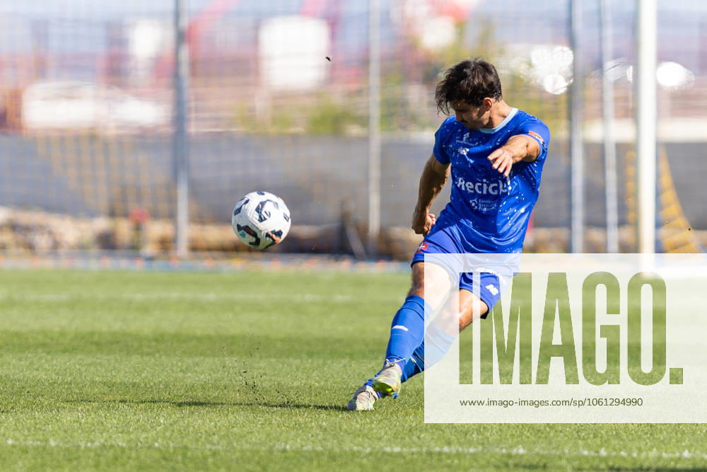 Belenenses midfielder from Portugal TIAGO MORGADO (21) in action during the game for Liga 3 between Atletico and Belenenses at Estadio da Tapadinha Lisbon Portugal - ZUMAs359 20250405_zsp_s359_039