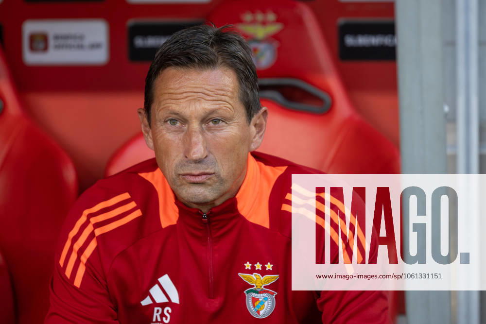 Benfica head coach from Germany ROGER SCHMIDT before the start of the friendly game between Benfica and Brentford at Estadio da Luz Lisbon Portugal - ZUMAs359 20240725_zsp_s359_018