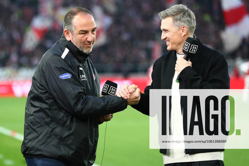 Fussball 1.Bundesliga, VfB Stuttgart - 1.FC Heidenheim v.l. Tobias Schweinsteiger (DAZN) Trainer Frank Schmidt (1.FC Heidenheim) Stuttgart