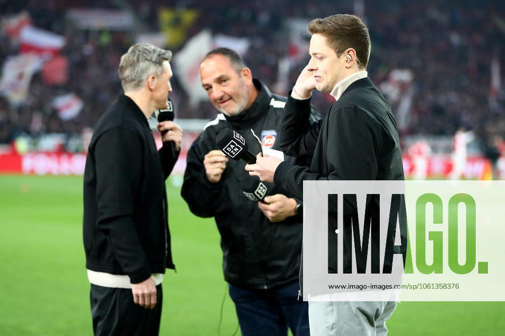 Fussball 1.Bundesliga, VfB Stuttgart - 1.FC Heidenheim v.l. Tobias Schweinsteiger (DAZN) Trainer Frank Schmidt (1.FC Heidenheim) Frederik Harder (DAZN) Stuttgart