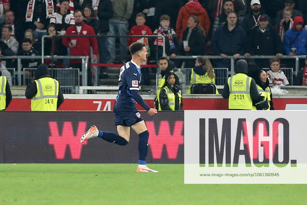 Fussball 1.Bundesliga, VfB Stuttgart - 1.FC Heidenheim v.l. Torjubel nach dem Tor zum celebrating the goal celebrate 0:1 durch Mathias Honsak (1.FC Heidenheim) Stuttgart
