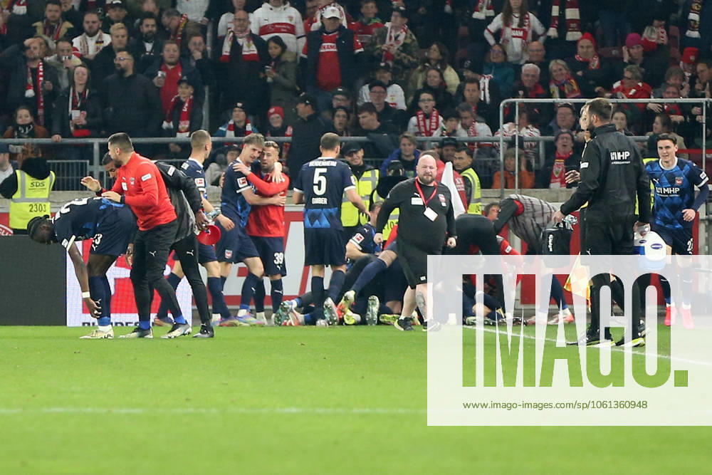 Fussball 1.Bundesliga, VfB Stuttgart - 1.FC Heidenheim v.l. Torjubel nach dem Tor zum celebrating the goal celebrate 0:1 durch Mathias Honsak (1.FC Heidenheim) Stuttgart