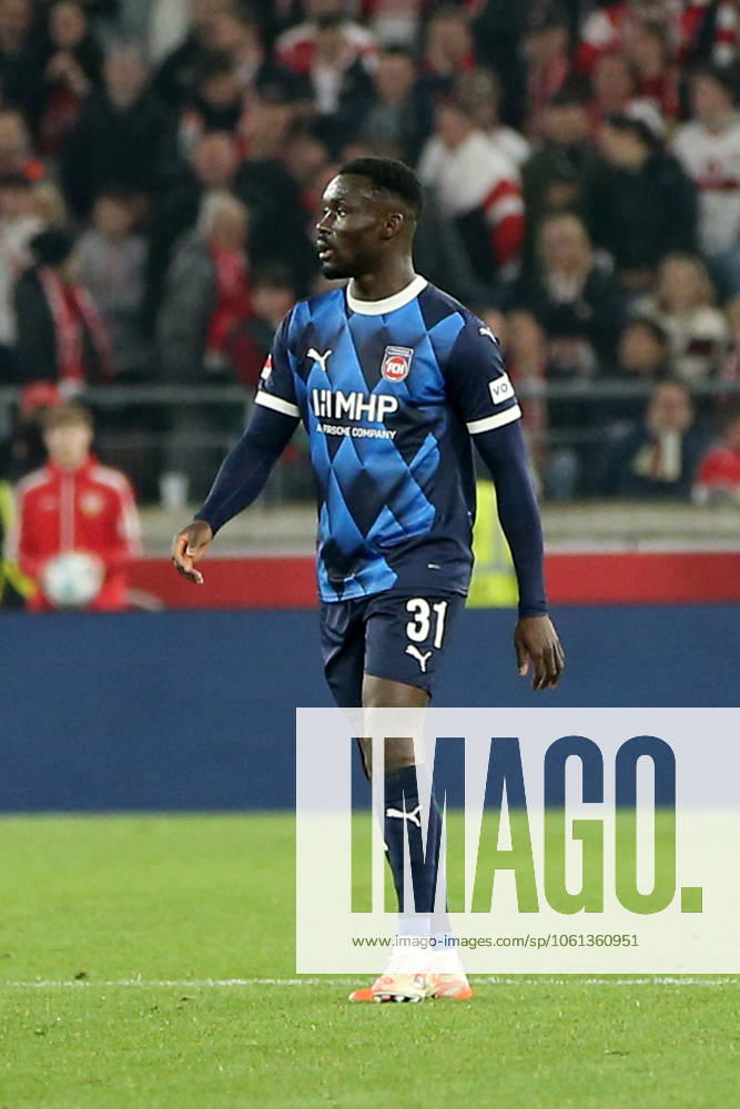 Fussball 1.Bundesliga, VfB Stuttgart - 1.FC Heidenheim v.l. Sirlord Conteh (1.FC Heidenheim) Stuttgart