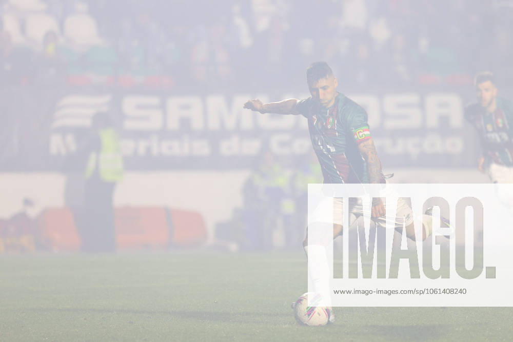 CF Estrela Amadora SAD v FC Porto - Liga Portugal BetClic Alan Ruiz bate penalti durante partida entre CF Estrela Amadora SAD v FC Porto valida pela Liga Portugal BetClic no Estadio Jose Gomes, Lisboa, Portugal (Foto de Diogo Faria Reis Avant Sports) Lisbon Estadio Jose Gomes Portugal