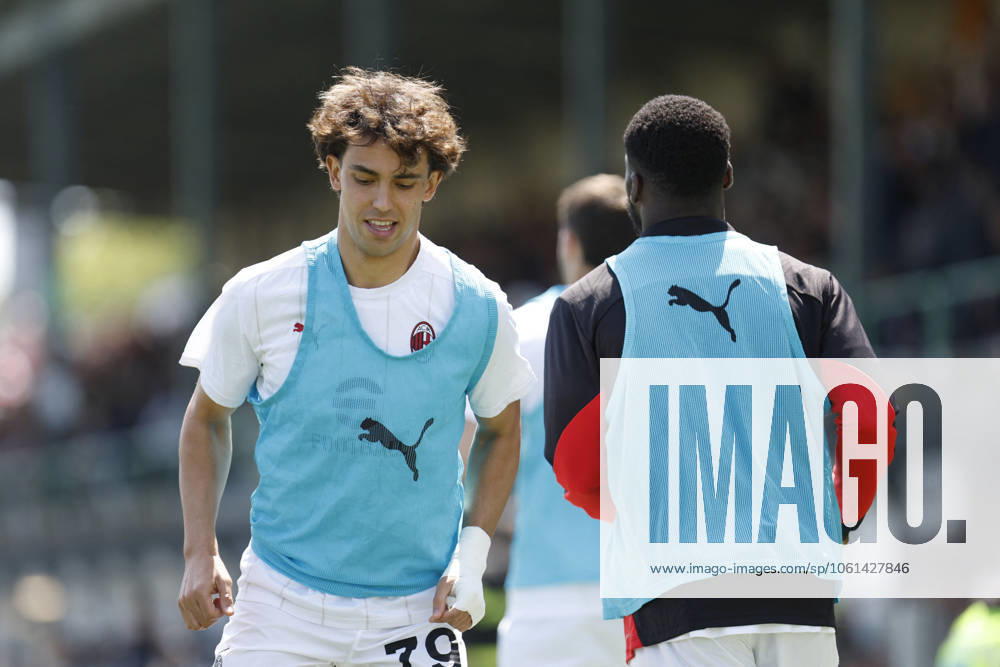 CALCIO - Serie A - Venezia FC vs AC Milan AC Milan s JOAO FELIX during the Italian Serie A Enilive soccer championship football match between Venezia FC and AC Milan at Pierluigi Penzo Stadium on April 27th, 2025, Venezia, Italy during Venezia FC vs AC Milan, Italian soccer Serie A match in Venice, Italy, April 27 2025 Venice Italy
