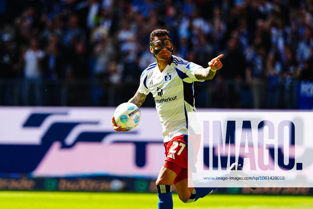 Torjubel nach Tor zum 1:1 per Elfmeter Strafstoss Davie Selke (Hamburger SV, 27) GER, Hamburger SV vs. Karlsruher SC, Fussball, 2. Bundesliga, Spieltag 31, Saison 2024 2025, 27.04.2025 DFL REGULATIONS PROHIBIT ANY USE OF PHOTOGRAPHS AS IMAGE SEQUENCES AND OR QUASI-VIDEO GER, Hamburger SV vs. Karlsruher SC, Fussball, 2. Bundesliga, Spieltag 31, Saison 2024 2025, 27.04.2025 Hamburg