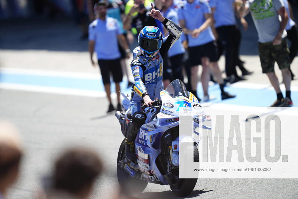 MotoGP Of Spain - Race Alex Marquez (73) of Spain and BK8 Gresini Racing MotoGP celebrates the victory after winning the race day of the MotoGP of Spain Gran Premio Estrella Galicia 0,0 de Espana 2025 at Circuito de Jerez on April 27, 2025 in Jerez de la Frontera, Spain. Jerez de la Frontera Cadiz Spain