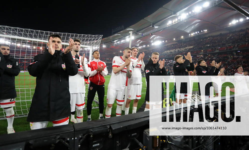 VfB Stuttgart - 1. FC Heidenheim Deutschland, Stuttgart, 25.04.2025, Fussball, Bundesliga, VfB Stuttgart - 1. FC Heidenheim: Team Mannschaft Spieler VfB Stuttgart Enttäuschung nach Spielende Schluss Abpfiff.