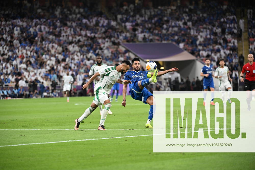 Al Ahli vs Al hilal - AFC Champions League Elite 2025 JEDDAH, SAUDI ARABIA - APRIL 29: Ali Majrashi of Al Ahli Strong tackle to win the ball Salem Al-Dawsari of Al Hilal during the AFC Champions League Elite match betweenc al ahli saudi fc vs al hilal saudi at alinma bank stadium at king abdullah sports city.