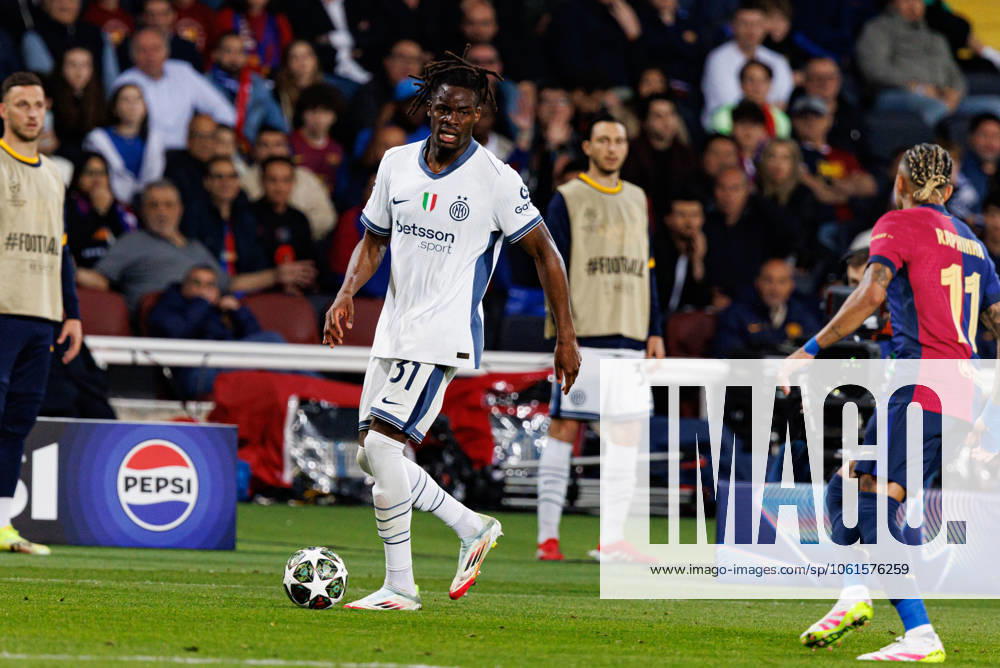 Yann Bisseck seen during UEFA Champions League game between teams of FC Barcelona, Barca and Internazionale Milano (Maciej Rogowski) Barcelona Estadi Olimpic Lluis Companys Spain