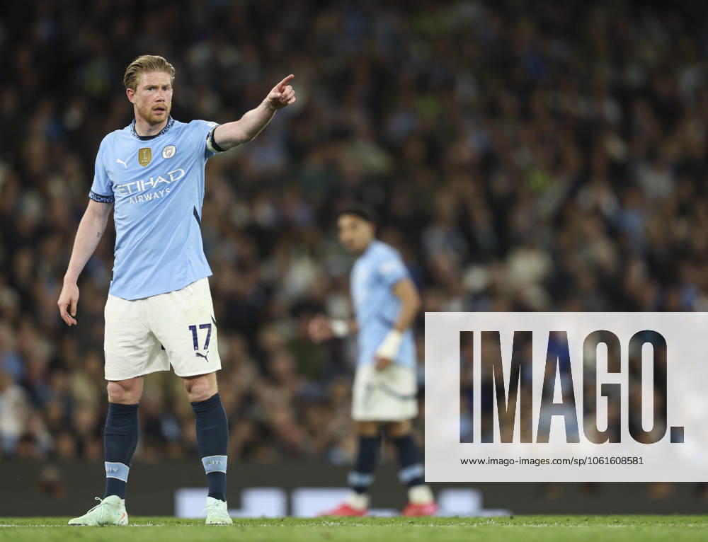 Manchester City FC v Wolverhampton Wanderers FC Kevin De Bruyne of Manchester City gives instructions during the Manchester City FC v Wolverhampton Wanderers FC English Premier League match at the Etihad Stadium, Manchester, England, United Kingdom on 2 May 2025 Credit: Jake Kirkman Every Second Media Editorial use only. All images are copyright Every Second Media Limited. No images may be reproduced without prior permission. All rights reserved. Premier League and Football League images are subject to licensing agreements with Football DataCo Limited.