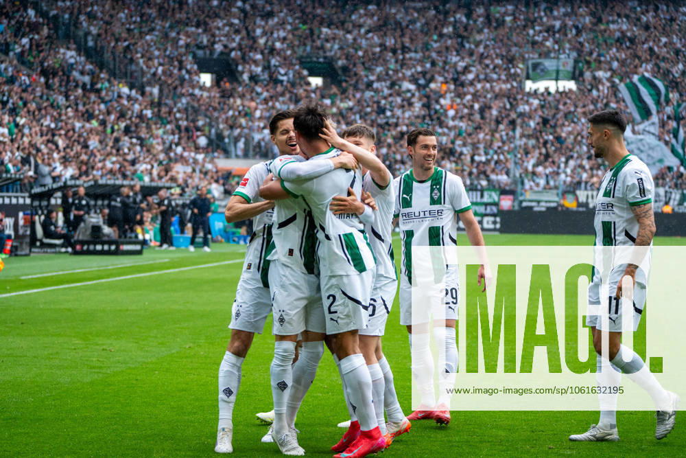 Torjubel zum 1:0 für Borussia Moenchengladbach durch Fabia Chiarodia (Borussia Moenchengladbach, 02) VfL Borussia Moenchengladbach vs. TSG 1899 Hoffenheim, Fussball, 1. Bundesliga, 32. Spieltag, Saison 2024 2025, 03.05.2025 DFL REGULATIONS PROHIBIT ANY USE OF PHOTOGRAPHS AS IMAGE SEQUENCES AND OR QUASI-VIDEO VfL Borussia Moenchengladbach vs. TSG 1899 Hoffenheim, Fussball, 1. Bundesliga, 32. Spieltag, Saison 2024 2025, 03.05.2025 Moenchengladbach