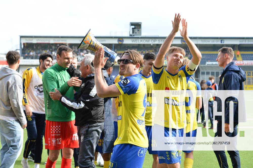 STVV s players celebrate after winning a soccer match between Sint-Truidense VV and K. Beerschot V.A., Sunday 04 May 2025 in Sint-Truiden, on day 5 (out of 6) of the Relegation Play-offs of the 2024-2025 Jupiler Pro League first division of the Belgian championship. JILLxDELSAUX x122660823x