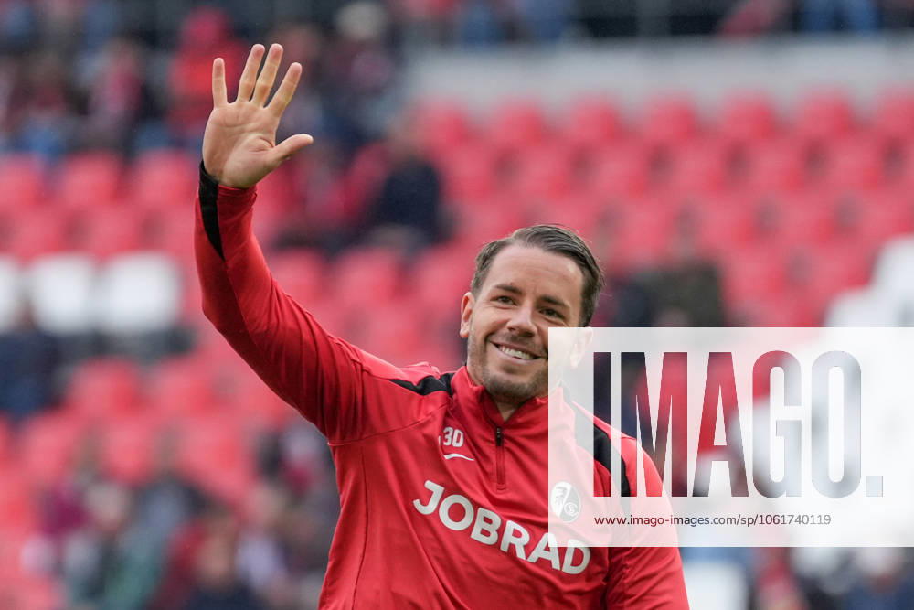 Christian Günter Christian Guenter (SC Freiburg, 30) , Deutschland, Fussball, 1. Bundesliga, 32.Spieltag, 2024 2025, SC Freiburg vs. Bayer 04 Leverkusen, 04.05.2025, Europa-Park Stadion, Freiburg, Deutschland DFL REGULATIONS PROHIBIT ANY USE OF PHOTOGRAPHS AS IMAGE SEQUENCES AND OR QUASI-VIDEO. Freiburg Europa-Park Stadion Baden-Württemberg Deutschland