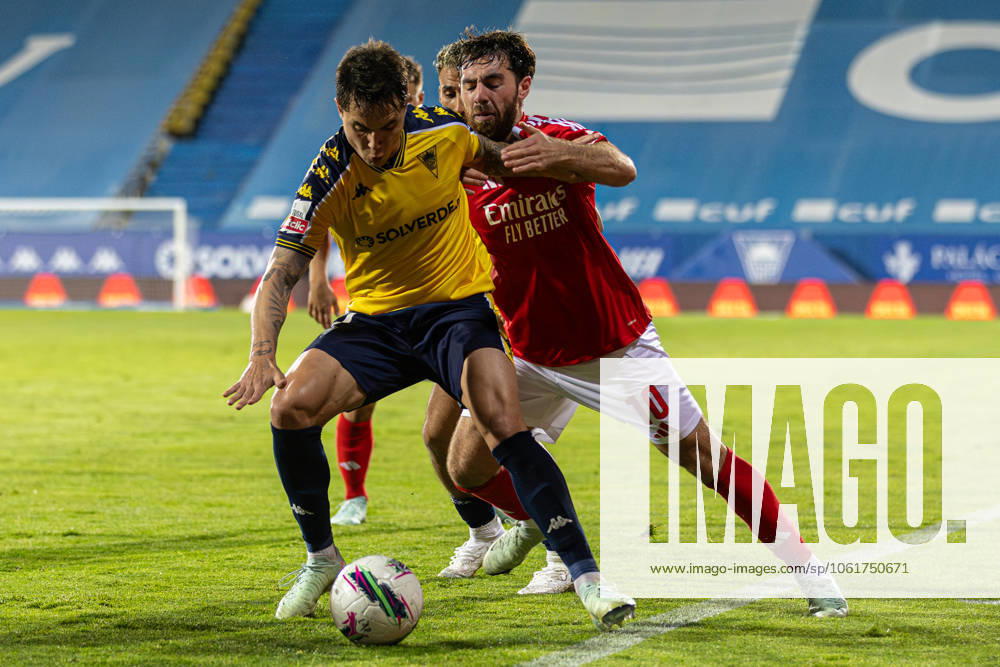 Estoril Praia SAD Vs SL Benfica in Cascais, Portugal - 03 May 2025 Vinicius Zanocelo of Estoril Praia SAD and Orkun Kokcu of SL Benfica seen in action during the Liga Portugal Betclic match between Estoril Praia SAD and SL Benfica at Estadio Antonio Coimbra da Mota. (Final score: Estoril Praia SAD 1 - 2 SL Benfica). Cascais Portugal
