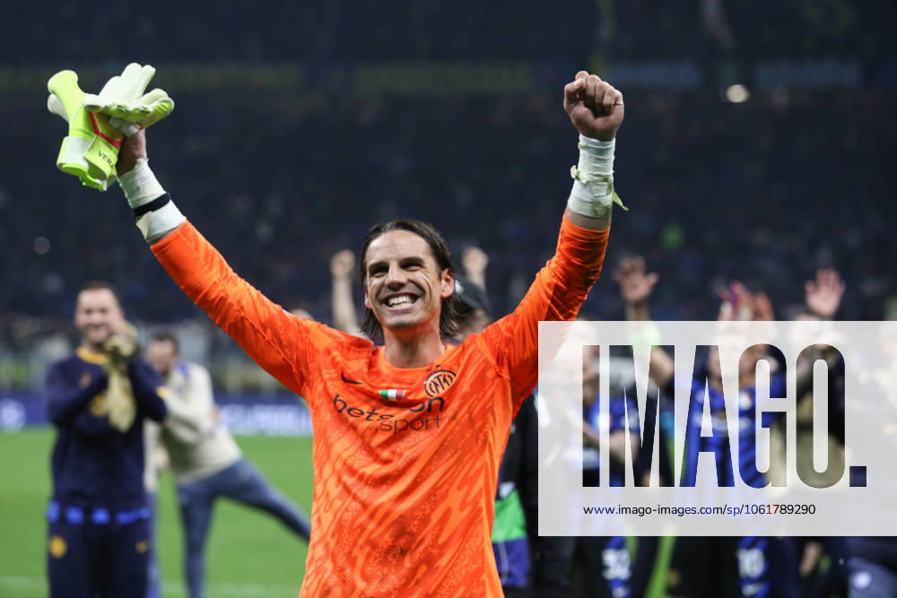 YANN SOMMER of Inter celebrates winning their UEFA 2024 25 Semi-Final second leg game between INTER and BARCELONA at the Giuseppe Meazza Stadium in Milan, Italy Milan Italy - ZUMAc179 20250506_zep_c179_151