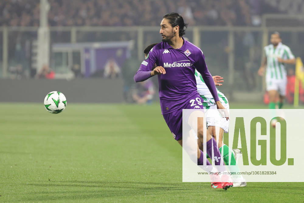 ACF Fiorentina v Real Betis Balompie - UEFA Conference League 2024 25 Semi Final Second Leg Yacine Adli of ACF Fiorentina controls the ball during the second leg of the UEFA Conference League semi-final between ACF Fiorentina and Real Betis Balompie on May 8 ,2025 at Stadium Artemio Franchi, Florence , Italy florence ITALIA